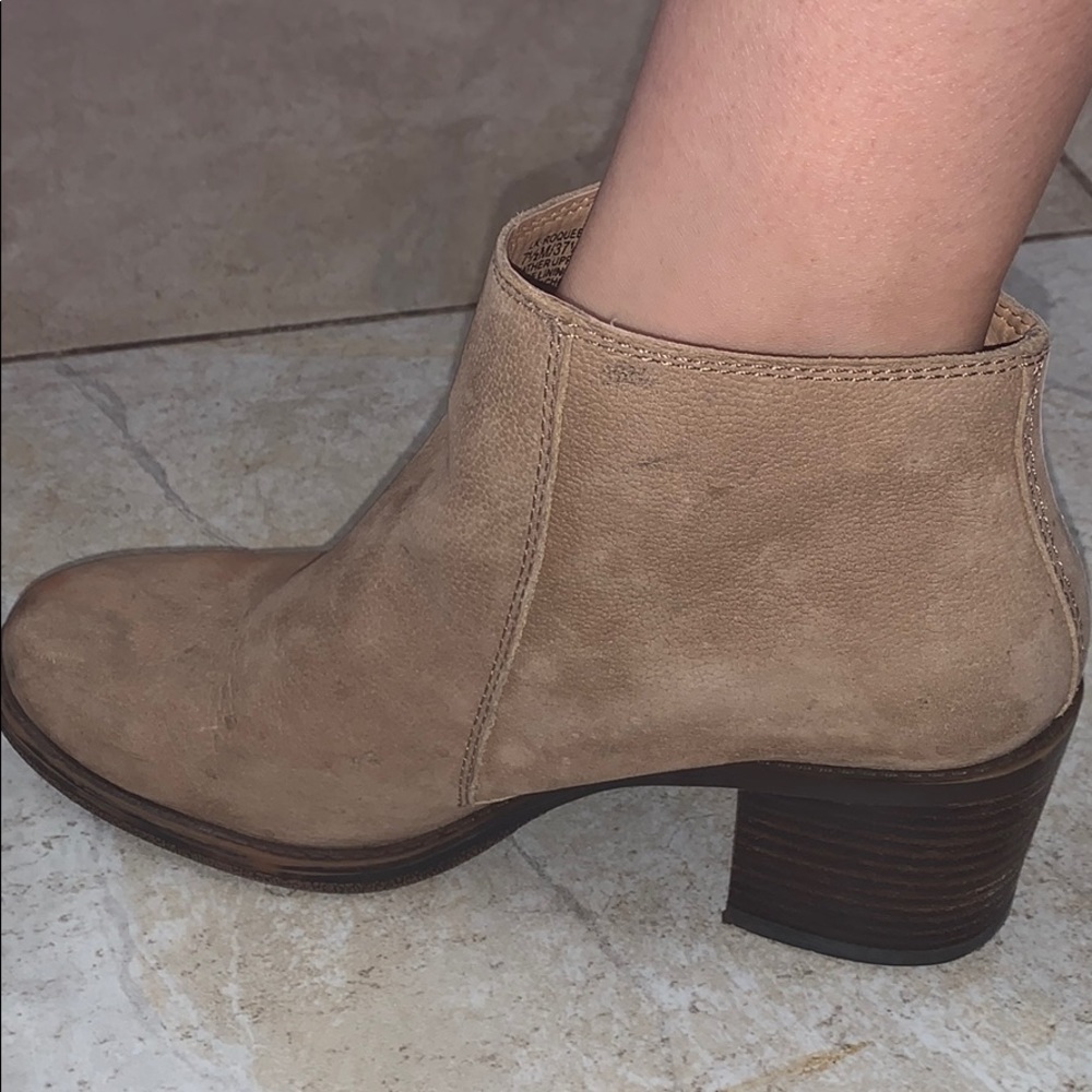Lucky brand shoe
